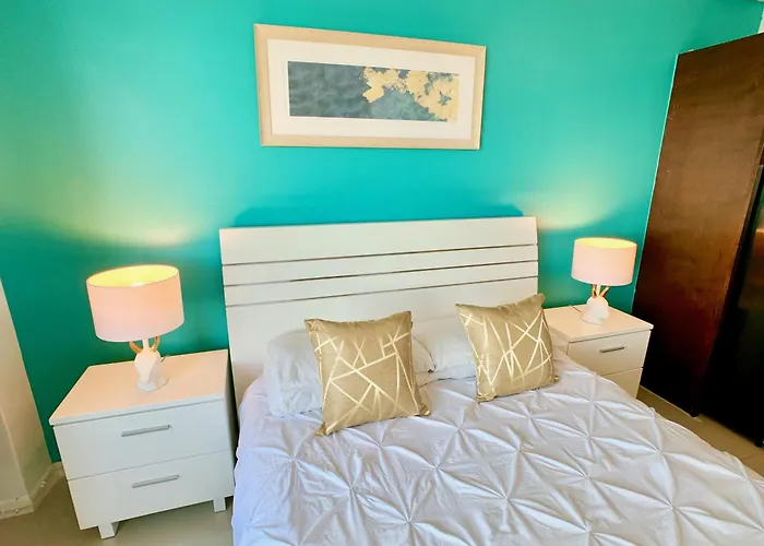 Directly On The Beach With Pool & Ocean View